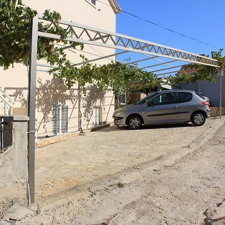 Okrug Gornji 8440c