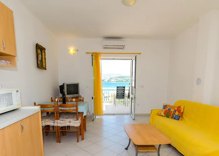 Okrug Gornji 8440c Apartament